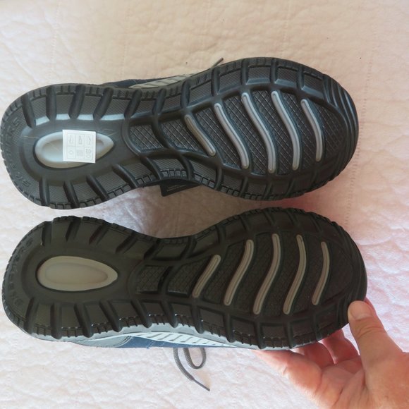 NWT Men\'s Skechers Gel-Infused Memory Foam Sneakers